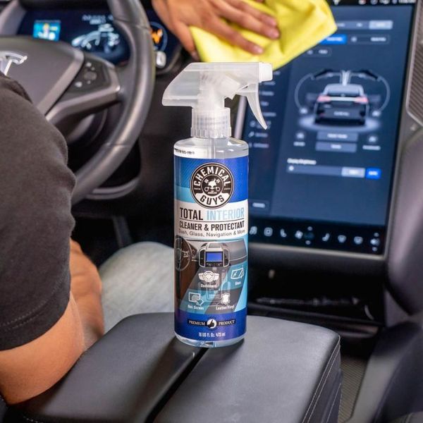 TOTAL INTERIOR CLEANER & PROTECTANT - 1893ml
